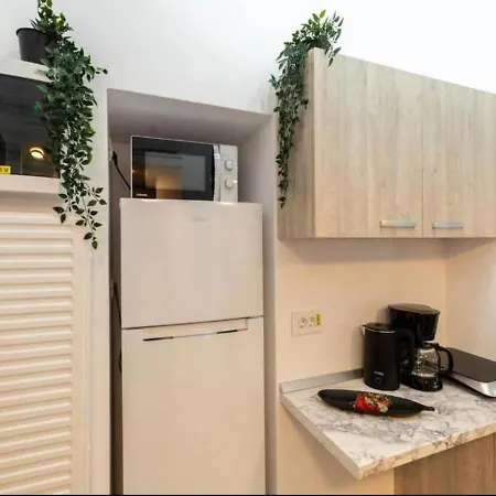 Tiny Haven - Cozy In Piata Romana Apartment