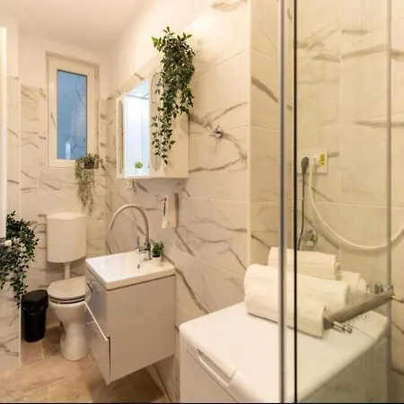 Tiny Haven - Cozy In Piata Romana