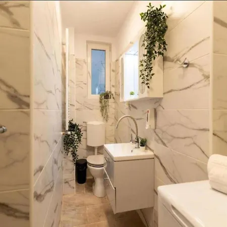 شقة Tiny Haven - Cozy In Piata Romana بوخارست